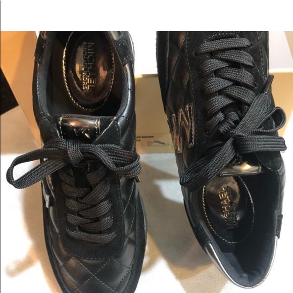 - Michael kor black quilted lace up man made…price is FIRM - Picture 3 of 8